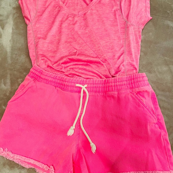 Pink Dri Fit v-neck short sleeved tshirt. 1X, $10 - Picture 5 of 5